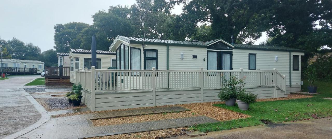 A Fashionable Caravan In A Peaceful Seaside Town Sandown Ngoại thất bức ảnh